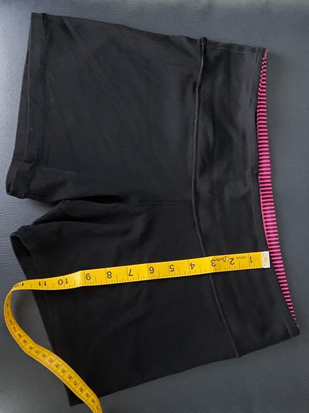 Lululemon Reverse Groove Shorts * Black | Quilt * 10 - Picture 3 of 6